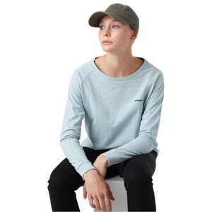 Patagonia Light Green Long Sleeve Tee Size Medium. Hiking Cabincore